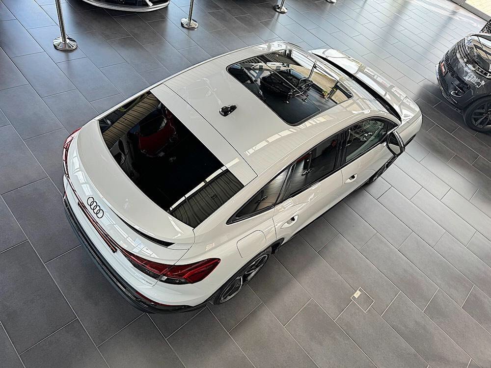 Audi Q4 Sportback 50 e-tron – Image 12