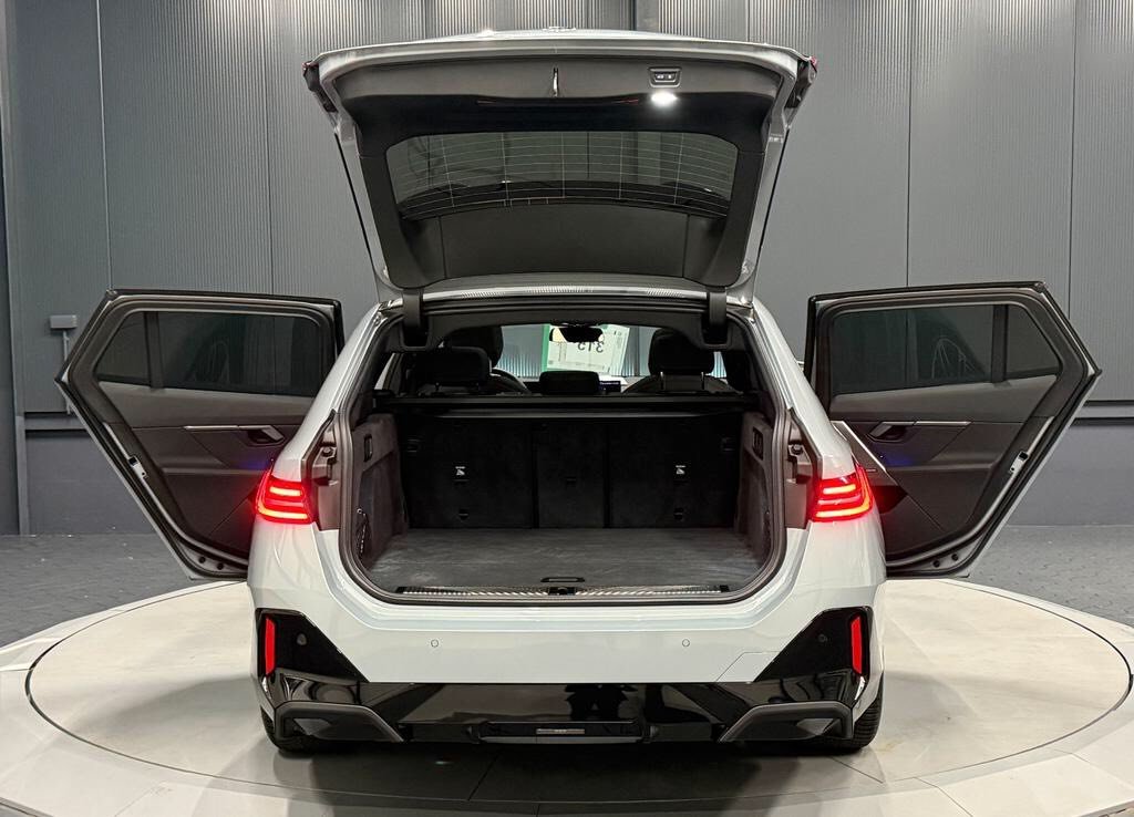 BMW 520d Touring M – Image 29