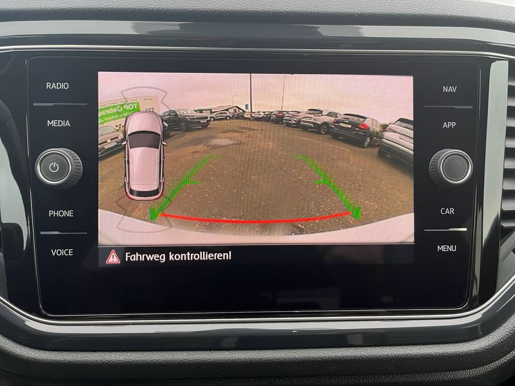 Volkswagen T-RocSport 2.0 – Image 11