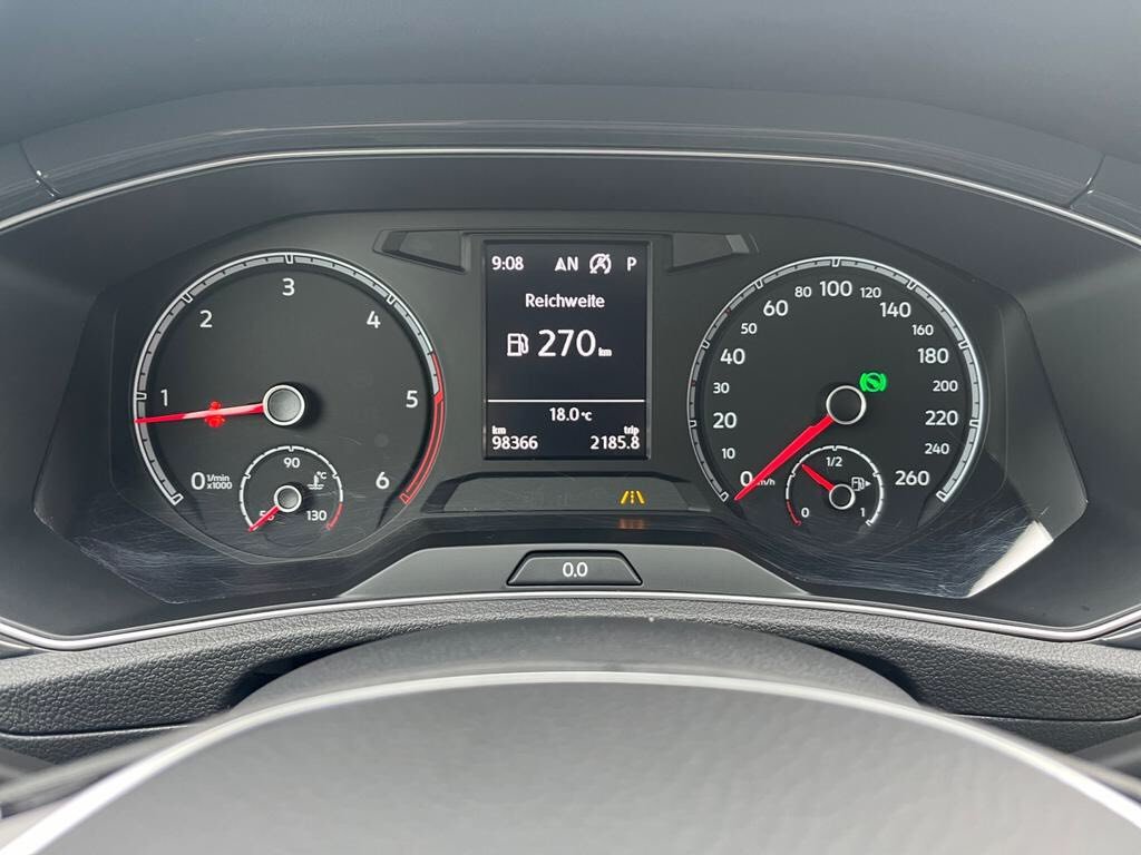 Volkswagen T-RocSport 2.0 – Image 14