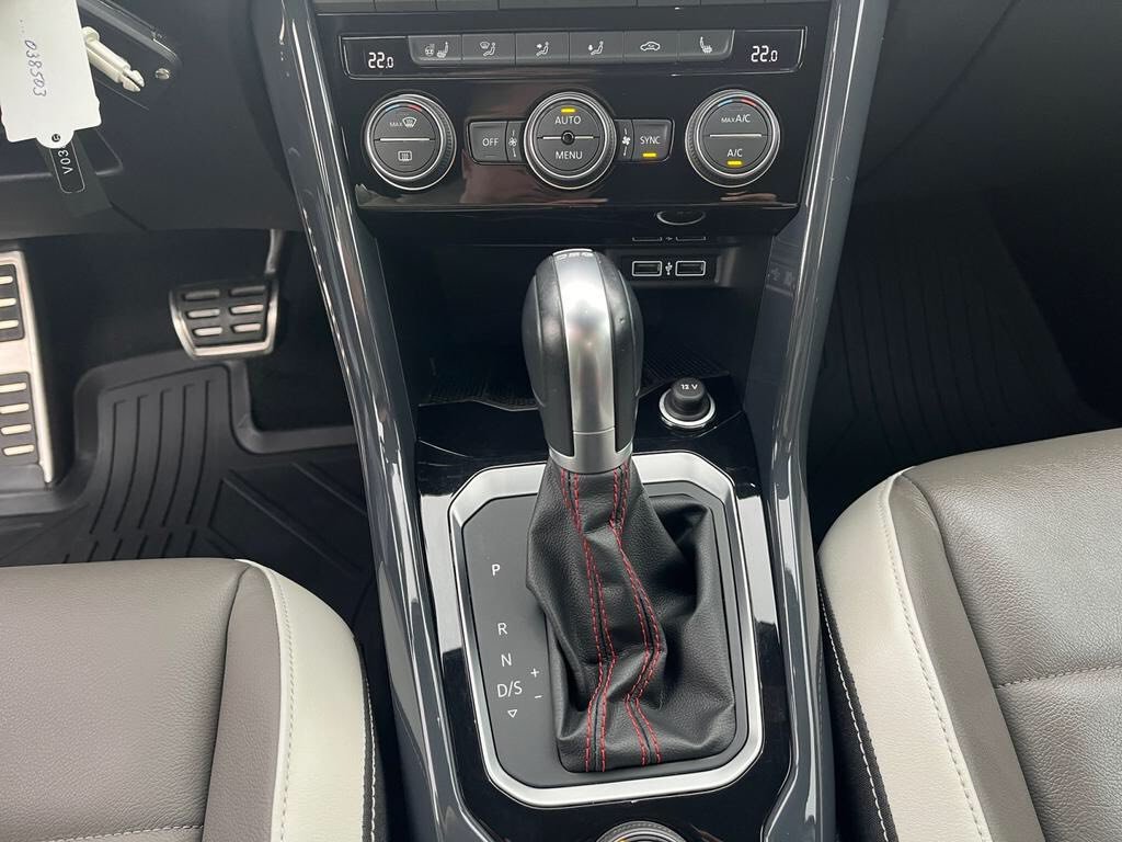 Volkswagen T-RocSport 2.0 – Image 17